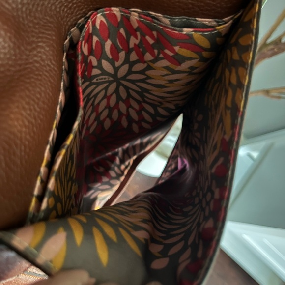 Lodis Designer Tote Bag With Suitcase Attachment Pocket - Picture 9 of 12